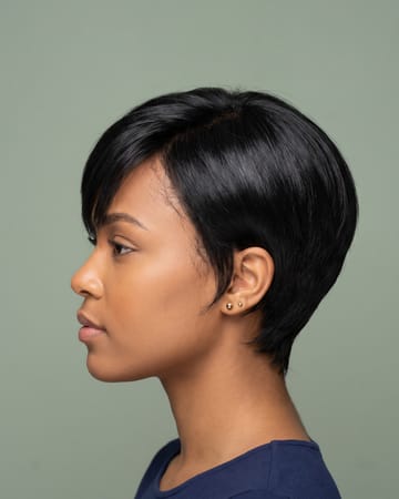 Perruque pixie courte noire