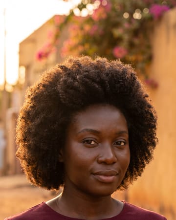 Cheveux crépus forts et hydratés