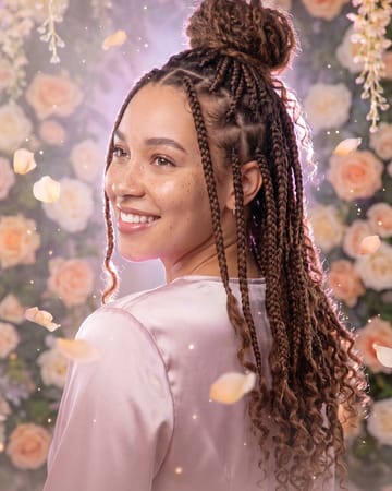 Triangle braids demi-attachées