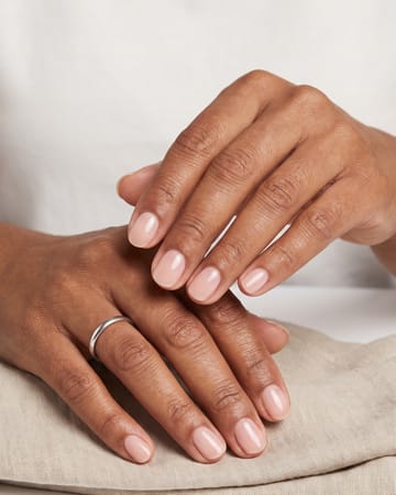 Gainage gel sur ongles naturels